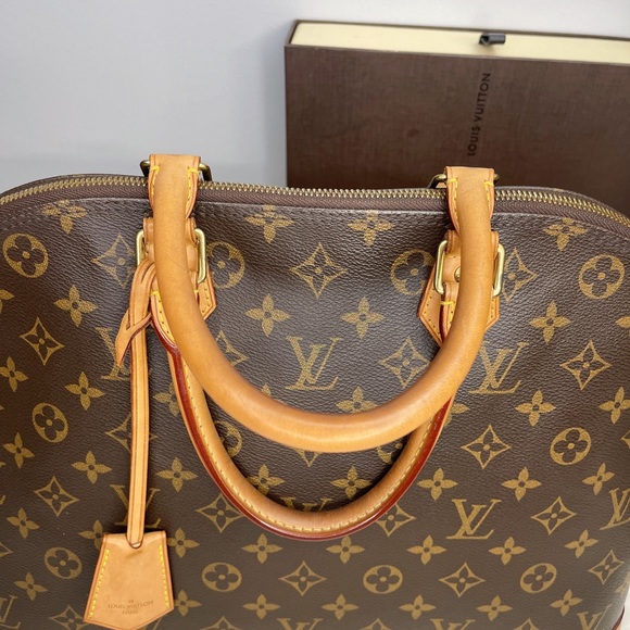 Louis Vuitton Alma Gm monogram Handbag - Picture 16 of 16